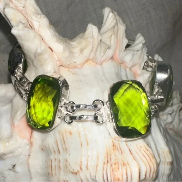 Gorgeous Faceted Green Quartz Handcrafted 925 Bracelet - Picture 7 of 14